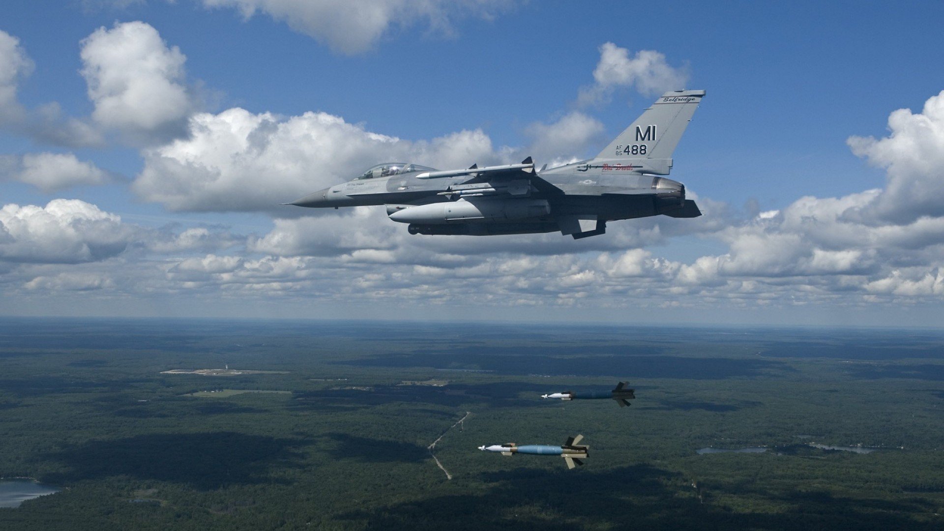 曼谷华机队豪取胜利，击败对手晋级下一轮，曼谷机场面积多大