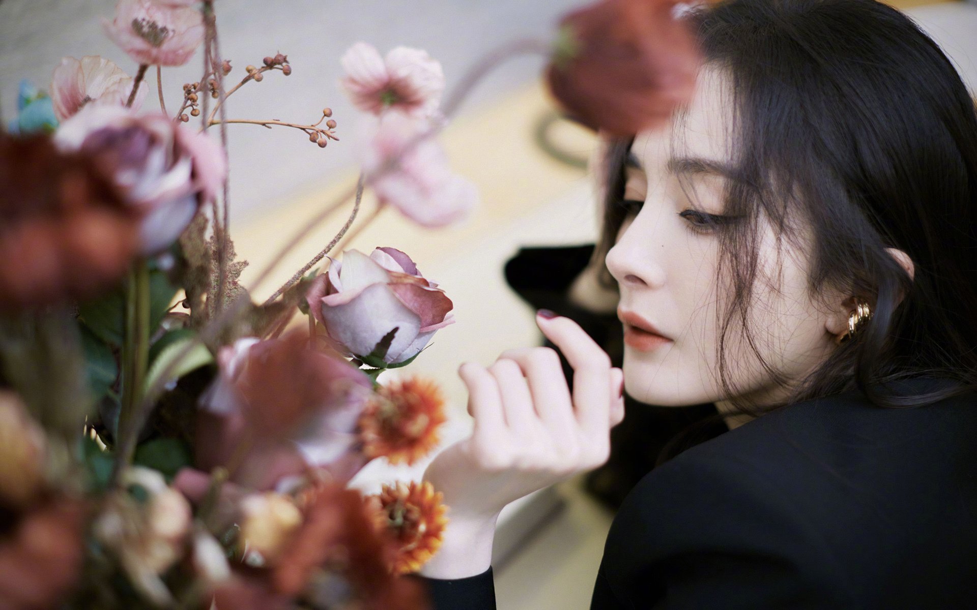 中国女篮在整体协防中提升默契配合，中圄女篮